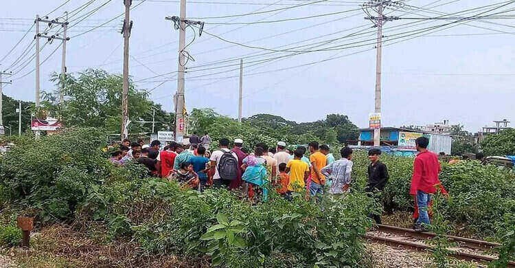 নরসিংদীতে ট্রেনে কাটাপরে অজ্ঞাত বৃদ্ধ নিহত